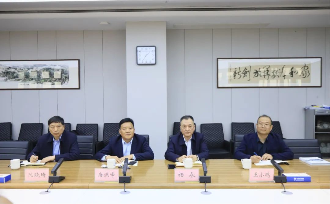 花花牛乳業(yè)集團(tuán)黨委書記、董事長(zhǎng)唐洪峰一行赴中原食品實(shí)驗(yàn)室同中國(guó)工程院院士、中原食品實(shí)驗(yàn)室主任任發(fā)政座談交流