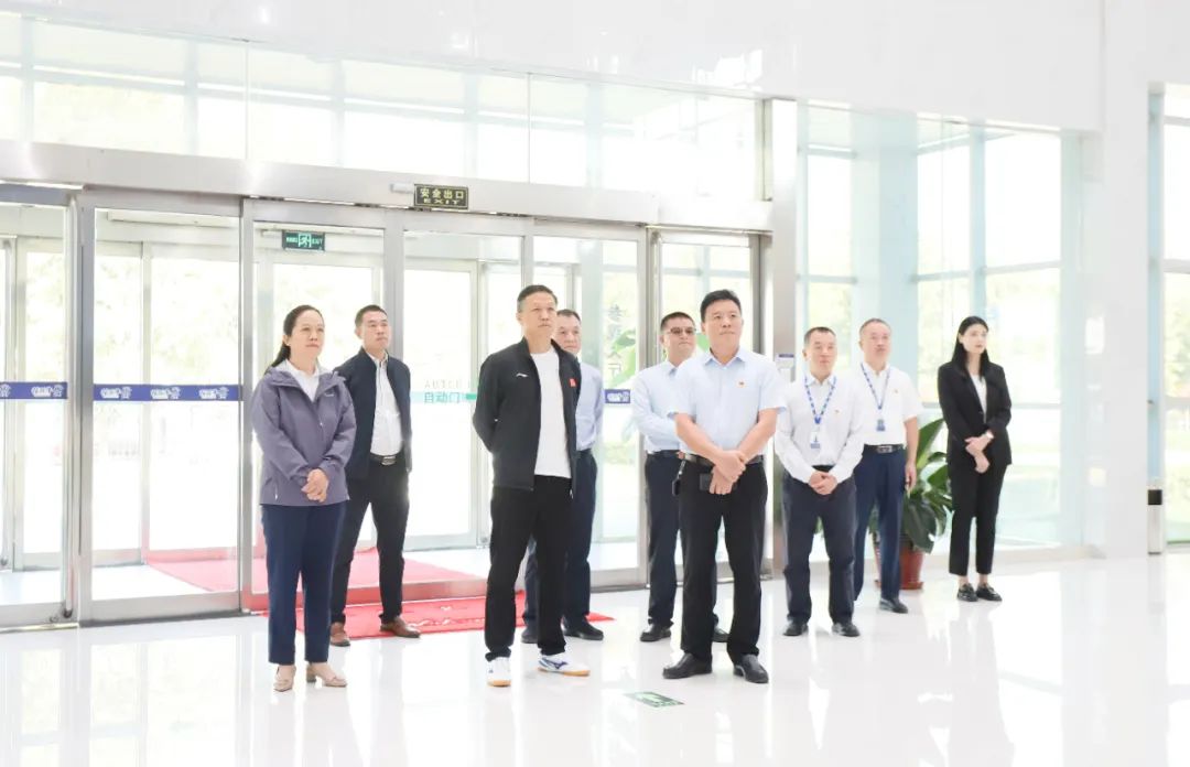 快樂(lè)過(guò)“雙節(jié)”，安全不放假｜河南農(nóng)投集團(tuán)黨委書(shū)記、董事長(zhǎng)李曉寰一行蒞臨花花牛乳業(yè)集團(tuán)開(kāi)展“雙節(jié)”安全生產(chǎn)大檢查活動(dòng)并慰問(wèn)一線職工、