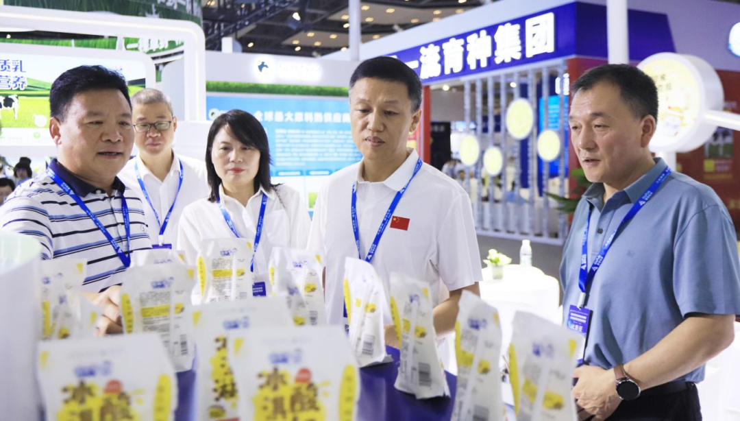 啟航新征程 點亮新賽道丨花花牛乳業(yè)集團參加第十四屆中國奶業(yè)大會暨D20峰會，榮獲“中國乳制品生產(chǎn)企業(yè)現(xiàn)代化等級5A級”評定殊榮