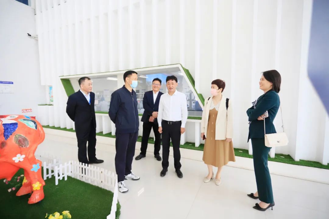 花花牛| 省農(nóng)投集團董事長李曉寰一行蒞臨花花牛調(diào)研指導(dǎo)工作 花花牛| 省農(nóng)投集團董事長李曉寰一行蒞臨花花牛調(diào)研指導(dǎo)工作