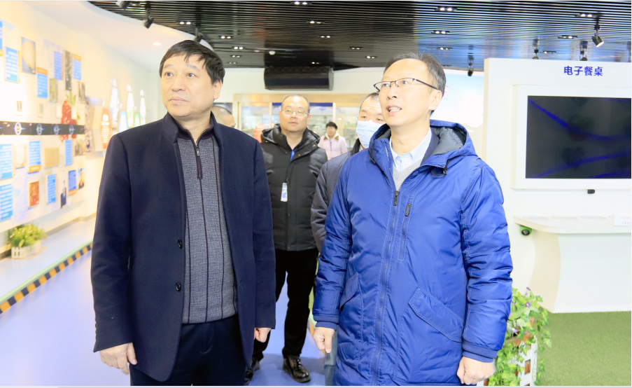 花花牛丨東北農(nóng)大食品學院院長、中原食品實驗室首席科學家姜毓君教授蒞臨花花牛乳業(yè)集團調(diào)研