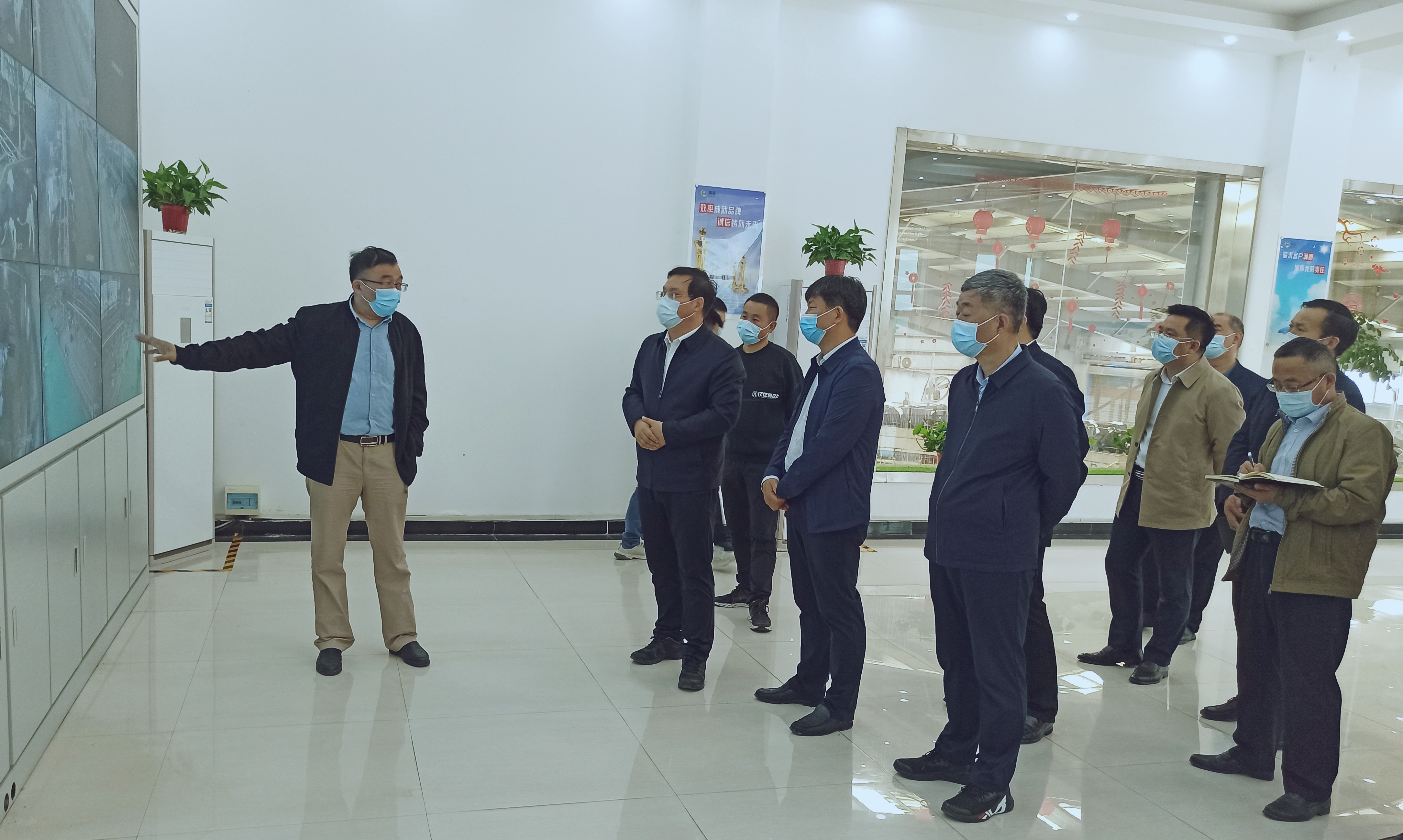 駐馬店市委副書記、市長李躍勇一行 蒞臨花花牛乳業(yè)集團(tuán)新蔡豫信瑞亞牧場調(diào)研