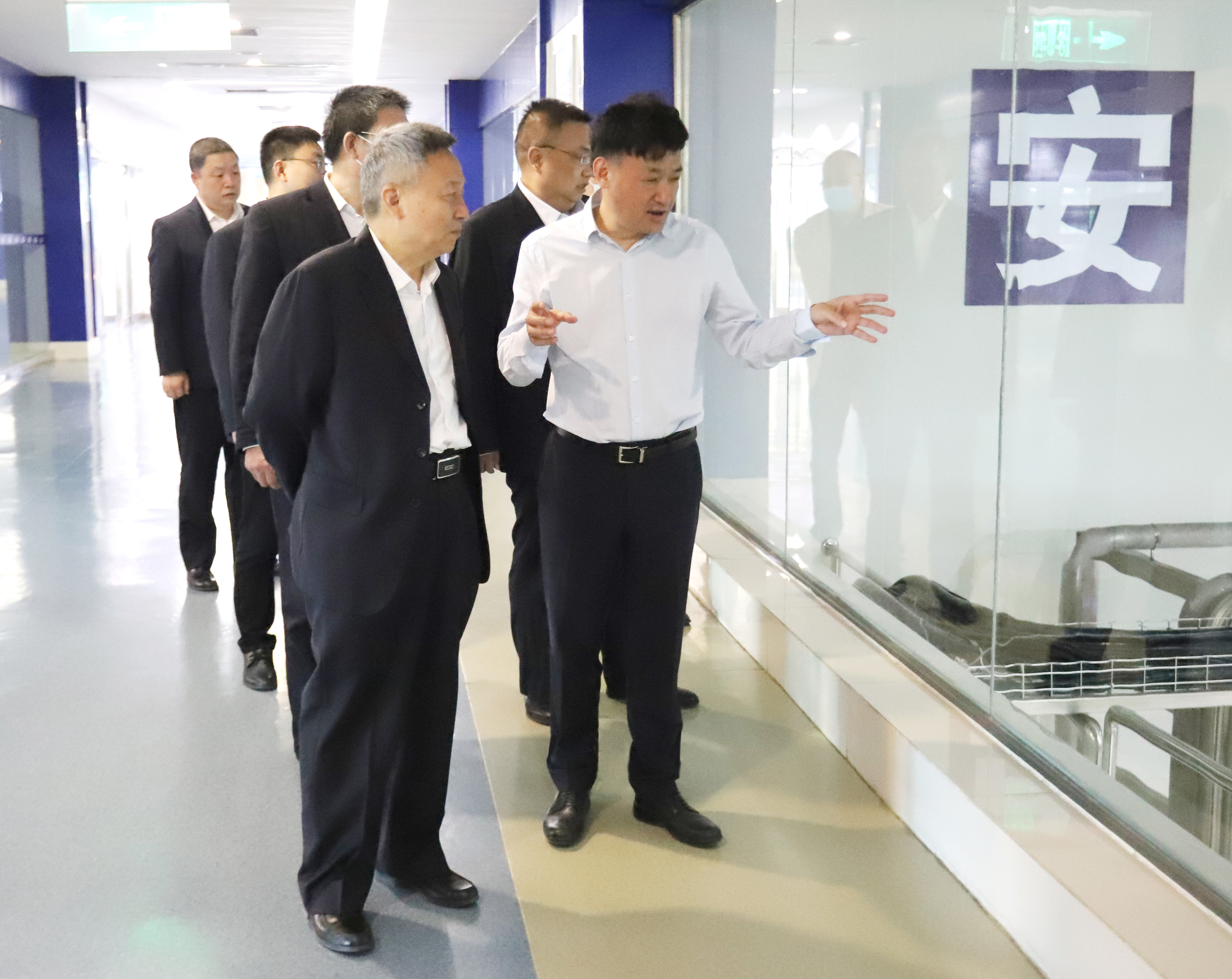 花花牛乳業(yè)集團(tuán)與國(guó)電河南新能源有限公司舉行光伏項(xiàng)目合作開(kāi)發(fā)簽約儀式