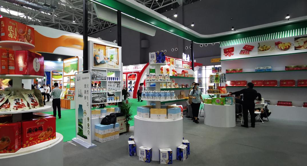 喜報(bào) | 花花牛輕覺酸奶榮獲第二十四屆中國(guó)農(nóng)產(chǎn)品加工業(yè)投資貿(mào)易洽談會(huì)金質(zhì)產(chǎn)品獎(jiǎng)