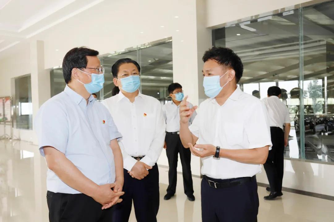 快訊 | 河南省委常委、省紀委書記、省監(jiān)委主任任正曉蒞臨花花牛乳業(yè)集團新蔡瑞亞牧場調(diào)研