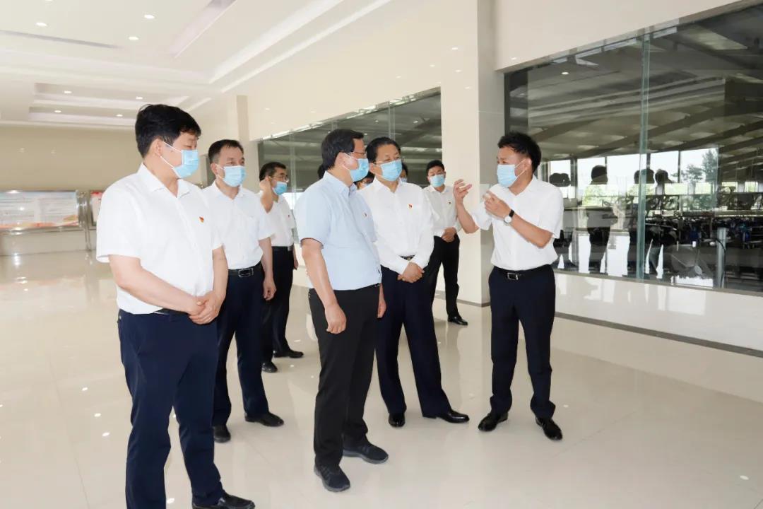 快訊 | 河南省委常委、省紀委書記、省監(jiān)委主任任正曉蒞臨花花牛乳業(yè)集團新蔡瑞亞牧場調(diào)研