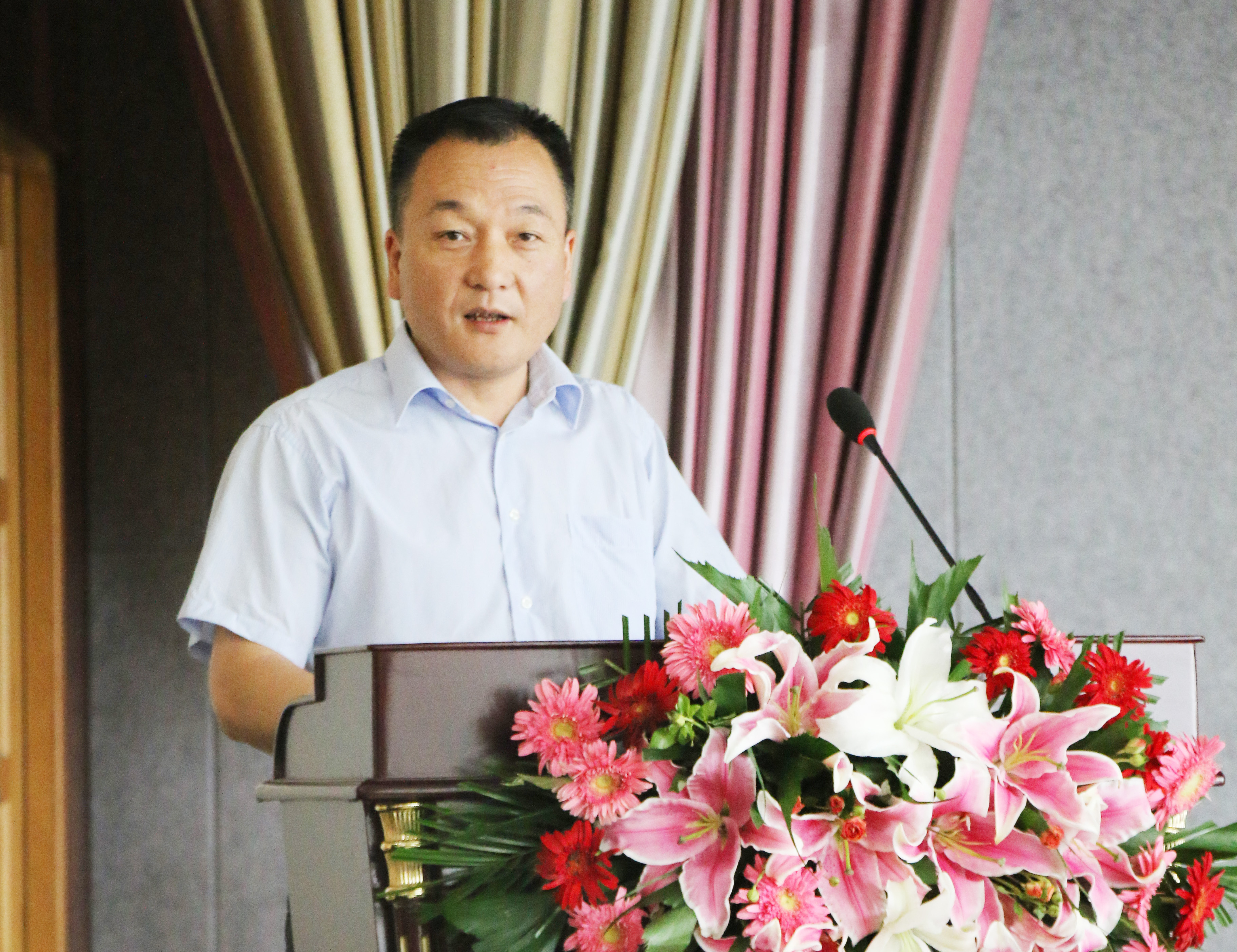 揚(yáng)帆再起航 | 花花牛乳業(yè)集團(tuán)養(yǎng)殖、飼料事業(yè)部2019上半年總結(jié)表彰暨下半年工作部署大會(huì)隆重召開(kāi)