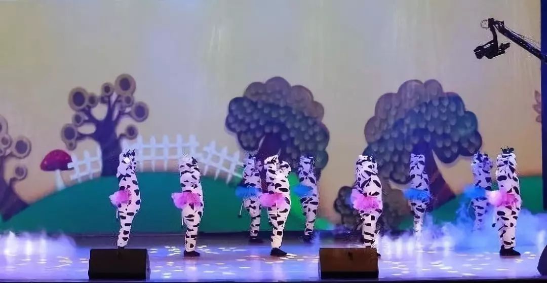 “贏在2019”，花花牛乳業(yè)集團2019年新春晚會盛大開幕