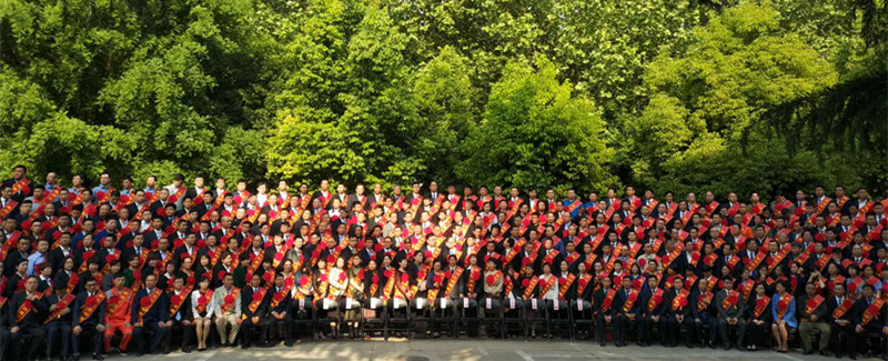 河南花花牛乳業(yè)集團股份有限公司阮曉琦、王曉龍榮獲“鄭州市勞動模范”榮譽稱號