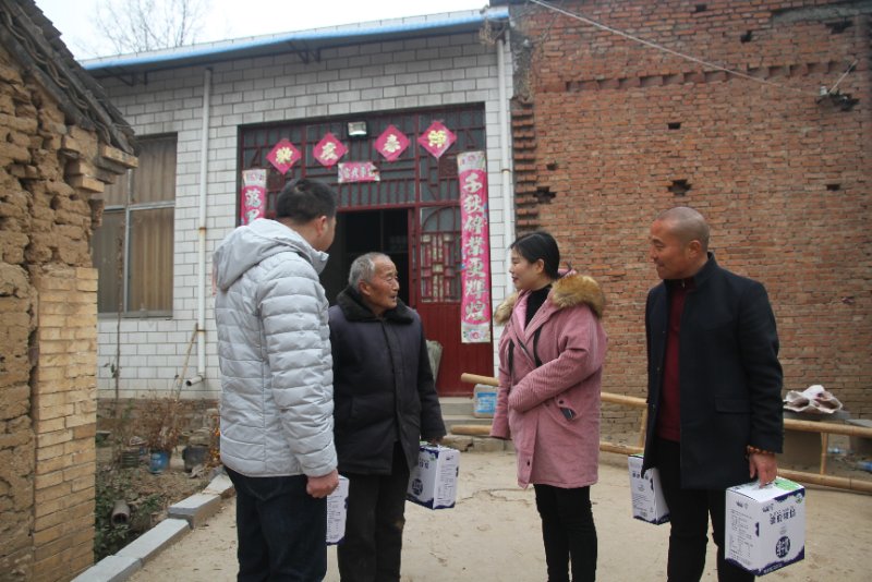 花花牛精準(zhǔn)扶貧暖冬公益行走進登封市劉家溝 花花牛精準(zhǔn)扶貧暖冬公益行走進登封市劉家溝