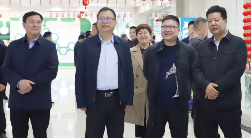 花花牛丨駐馬店市遂平縣政協(xié)黨組書記、主席張衛(wèi)東一行蒞臨花花牛魯山瑞亞牧場參觀