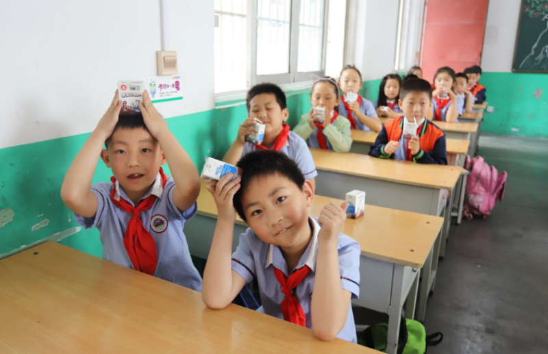 花花牛|六一關(guān)愛(ài)兒童，讓愛(ài)灑滿人間