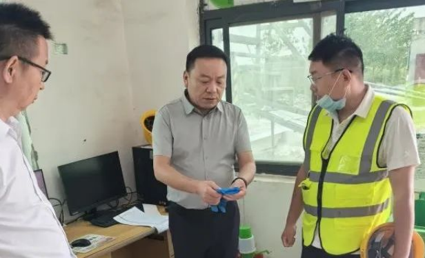 集團(tuán)紀(jì)委領(lǐng)導(dǎo)深入基層檢查群眾身邊不正之風(fēng)和腐敗問(wèn)題落實(shí)情況